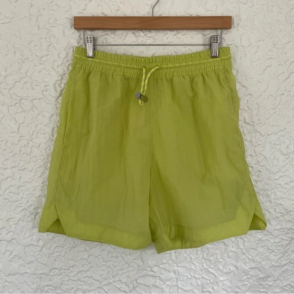 Lululemon Clear Intention Short Size 6